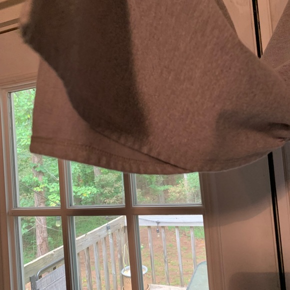 Soho Streets- Womens XL, gray top. Long sleeves and puffy. So soft. - Picture 4 of 5